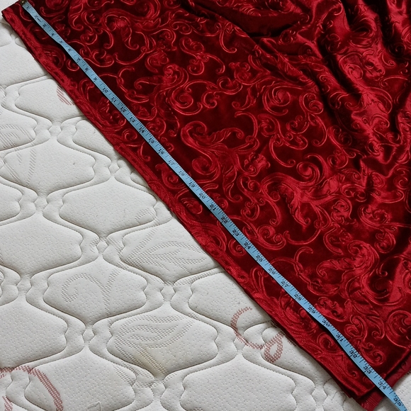 Velvet Running Material - Picture 4 of 9